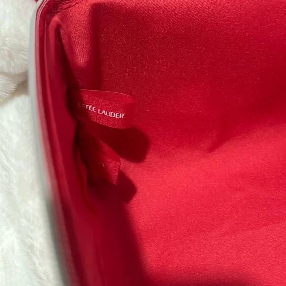 🎉 HOST PICK 🎉 Estée Lauder Holiday Edition Red Star Makeup Tote Bag - Picture 6 of 7